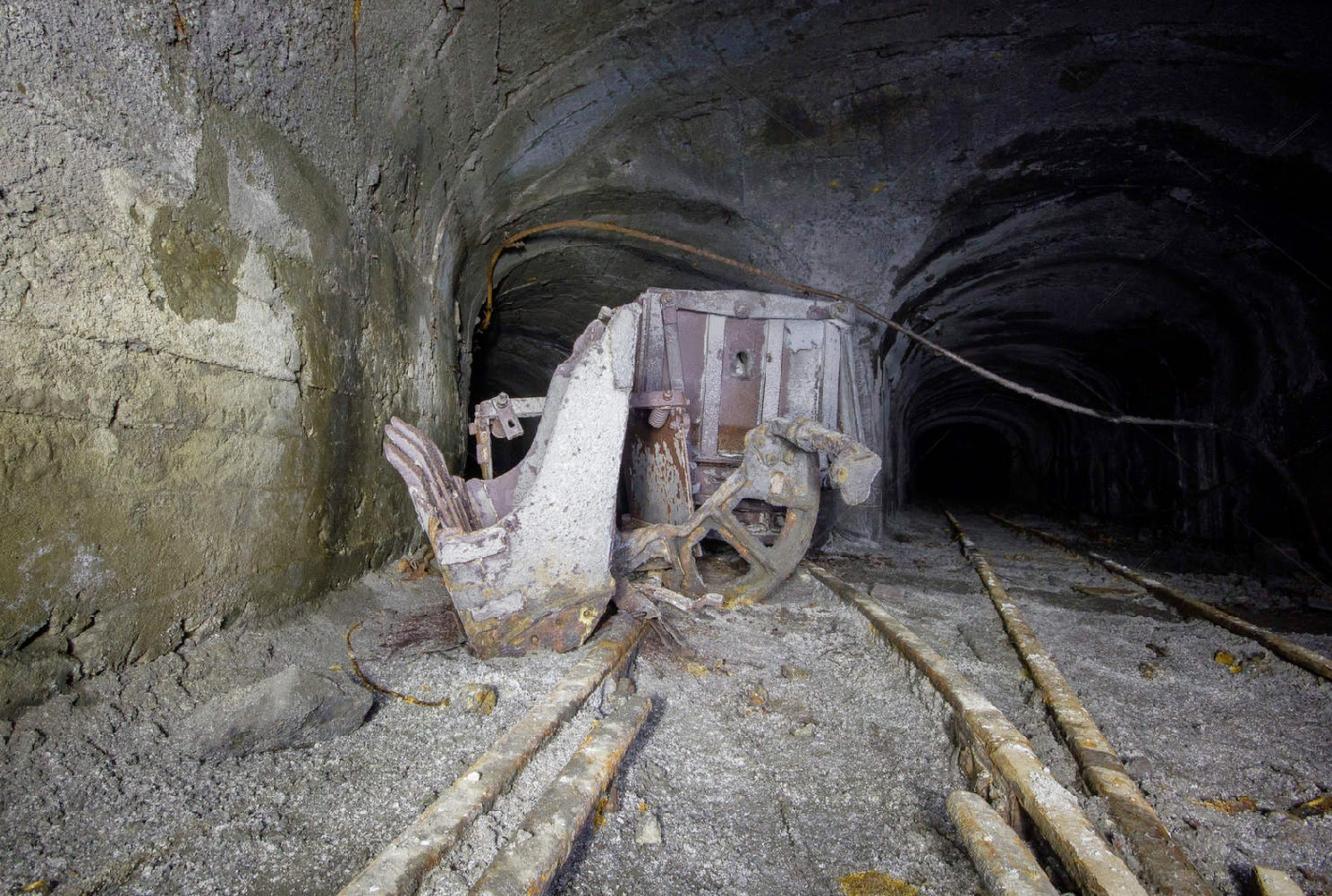 Abandoned underground mining equipment - mine closure